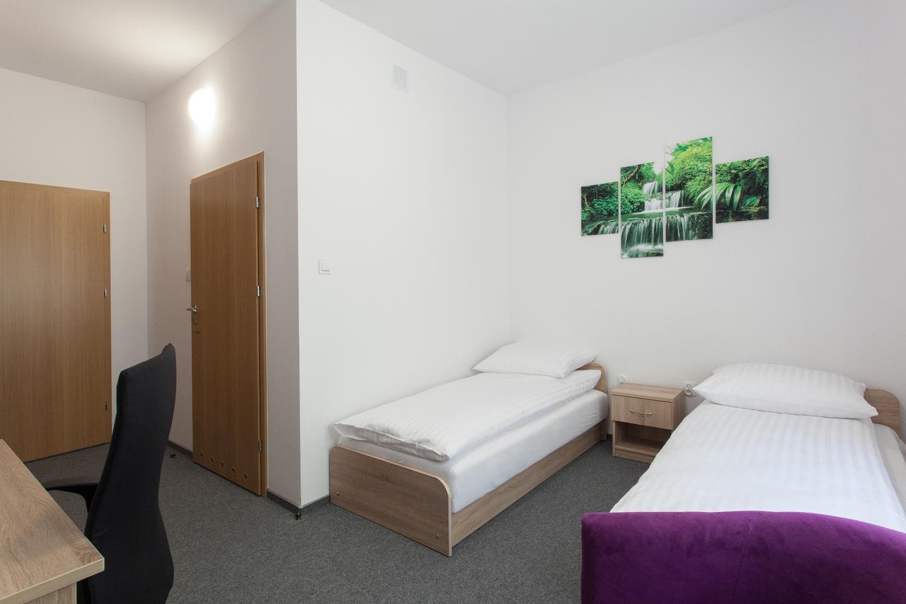 Dom Studenta Nr 1 Ans W Koninie Hostel โคนิน ภายนอก รูปภาพ