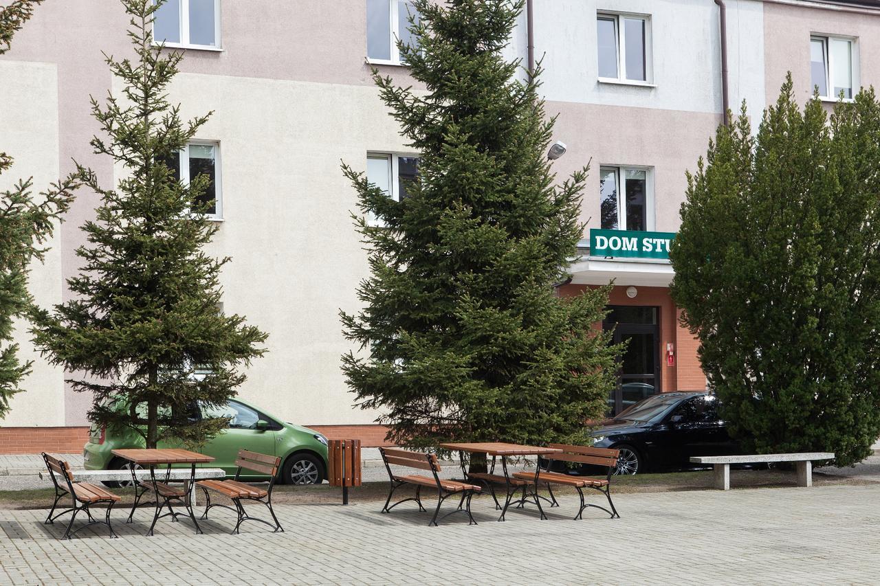 Dom Studenta Nr 1 Ans W Koninie Hostel โคนิน ภายนอก รูปภาพ